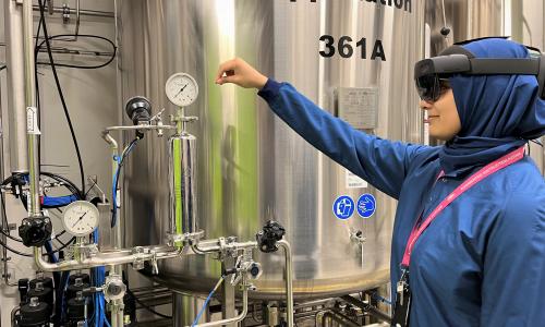 Mommina med hololens hos Novo Nordisk